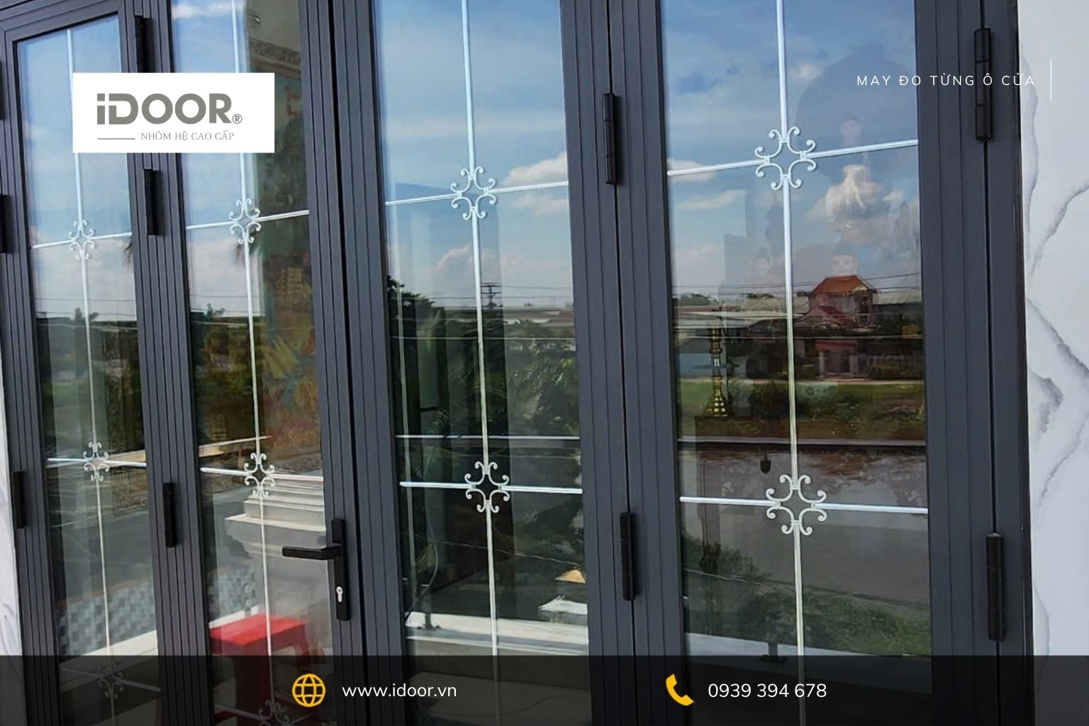 iDOOR hoàn thiện hệ cửa nhôm khung đen cho biệt thự ven sông anh Tân tại Tân An